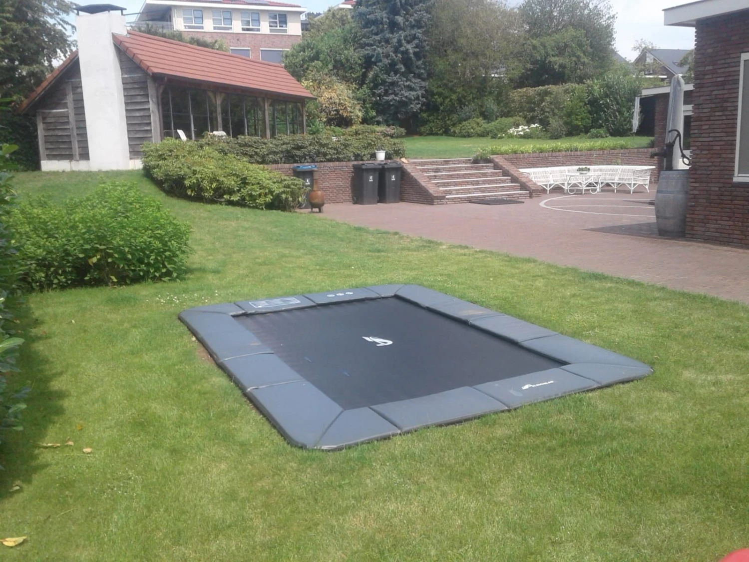 Akrobat Trampoline Flat-to-the-Ground 335×244 Orbit Antraciet Sports 5 Akrobat Trampoline Flat-to-the-Ground 335×244 Orbit Antraciet Sports - Afbeelding 3