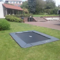 Akrobat Trampoline Flat-to-the-Ground 380×250 Primus Antraciet Zonder Veiligheidsnet -Aanbiedingen Buiten Plezier Winkel akrobat orbit flat antraciet rechthoek 1 4