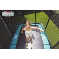 BERG Trampoline Regular Ultim Champion 330×220 Green + Safety Net Deluxe -Aanbiedingen Buiten Plezier Winkel berg eazyfit regular green safety net deluxe 7579 35.62.00.01 3