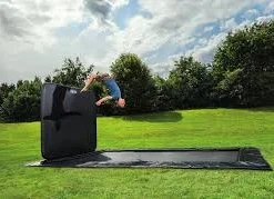 BERG Trampoline Flatground Ultim Elite 500×300 Grey + Aerowall 2×2 -Aanbiedingen Buiten Plezier Winkel berg ultim elite flatground 500 met aerowall grijs 1 1