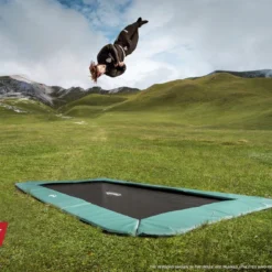Berg Trampoline Flatground 410 X 250 In De Kleur Grijs -Aanbiedingen Buiten Plezier Winkel berg ultim flatground sfeer 1