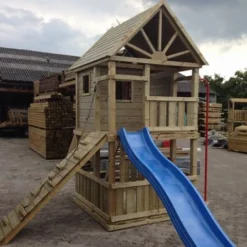 Speeltoestel Iris (Douglashout Geimpregneerd) -Aanbiedingen Buiten Plezier Winkel speeltoestel iris 1